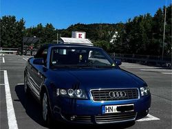 Blau Gebraucht 2003 Audi A4 Cabriolet Cabrio | 4.500 € (Fairer Preis)