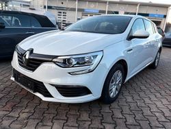 Weiß Gebraucht 2018 Renault Mégane IV Intens Limousine | 11.600 € (Guter Preis)