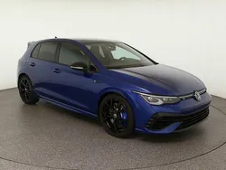 Blau Gebraucht 2023 VW Golf VIII R Limousine | 39.660 € (Superpreis)
