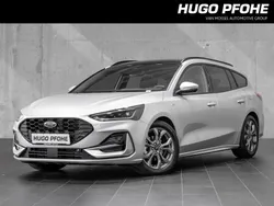Moondust silver Gebraucht 2024 Ford Focus ST-Line Kombi | 29.900 € (Fairer Preis)