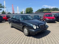 Blau Gebraucht 1998 Mercedes E280 Elegance Limousine | 1.650 € (Superpreis)