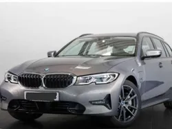 Grau Gebraucht 2021 BMW 330e Shadowline Kombi | 35.500 € (Fairer Preis)