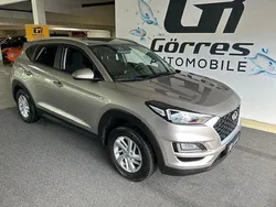 Gold Gebraucht 2018 Hyundai Tucson Trend SUV | 13.800 € (Guter Preis)