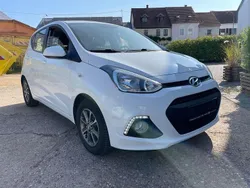 Weiß Gebraucht 2015 Hyundai i10 Edition Kleinwagen | 5.999 € (Fairer Preis)