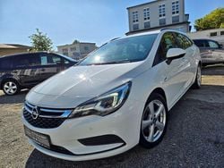 Schneeweiss/olympic/summit whi Gebraucht 2018 Opel Astra Business Kombi | 8.900 € (Guter Preis)