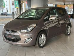 Braun Gebraucht 2015 Hyundai ix20 Edition Kleinwagen | 8.790 € (Etwas zu teuer)