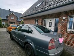 Grau Gebraucht 2002 VW Passat Limousine | 650 € (Guter Preis)