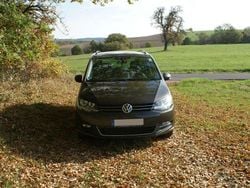 Braun Gebraucht 2016 VW Sharan Comfortline Van / Kleinbus | 13.200 € (Guter Preis)