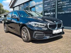 Schwarz Gebraucht 2021 BMW 118 Advantage Kleinwagen | 16.990 € (Fairer Preis)
