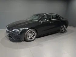 Schwarz metalliclack kosmossch Gebraucht 2024 Mercedes CLA200 Advanced Plus Coupé | 36.200 € (Fairer Preis)