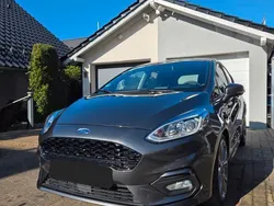 Grau Gebraucht 2018 Ford Fiesta ST-Line Kleinwagen | 13.500 € (Fairer Preis)