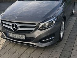 Grau Gebraucht 2018 Mercedes B200 Van / Kleinbus | 12.499 € (Fairer Preis)