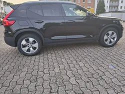 Schwarz Gebraucht 2019 Volvo XC40 Momentum SUV | 16.750 € (Guter Preis)