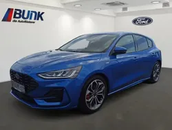 Desert island blue m Gebraucht 2023 Ford Focus ST-Line Limousine | 24.980 € (Fairer Preis)