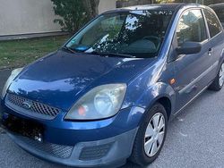 Blau Gebraucht 2005 Ford Fiesta Ambiente Kleinwagen | 1.000 € (Guter Preis)