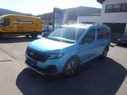Blau Gebraucht 2023 Ford Tourneo Active Van / Kleinbus | 32.900 € (Fairer Preis)