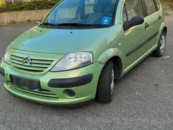 Grün Gebraucht 2003 Citroën C3 Kleinwagen | 1.350 €