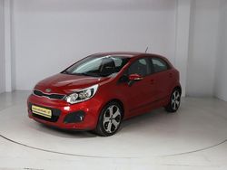 Rot Gebraucht 2012 Kia Rio Exclusive Limousine | 7.980 € (Etwas zu teuer)