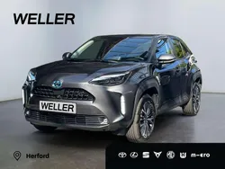 Grau Gebraucht 2022 Toyota Yaris Cross Elegant SUV | 26.590 € (Fairer Preis)