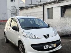 Weiß Gebraucht 2007 Peugeot 107 Filou Kleinwagen | 2.500 € (Fairer Preis)