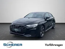 Mythosschwarz metallic (metallic) Gebraucht 2025 Audi A3 Sportback e-tron Advanced Limousine | 45.480 €
