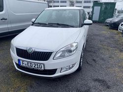 Weiß Gebraucht 2012 Skoda Fabia Ambition Kleinwagen | 4.400 € (Fairer Preis)