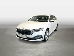 Weiß Gebraucht 2023 Skoda Octavia Style Kombi | 20.820 € (Guter Preis)