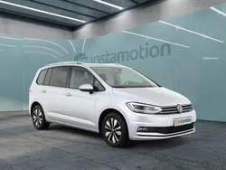 Silber Gebraucht 2024 VW Touran Move Van / Kleinbus | 35.750 € (Fairer Preis)