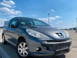 Grau Gebraucht 2009 Peugeot 206+ Kleinwagen | 3.290 €