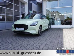 Gelb Neu 2025 Suzuki Swift Comfort Limousine | 20.902 €