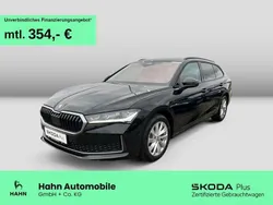 Ebony schwarz metallic Gebraucht 2024 Skoda Superb Selection Kombi | 33.350 € (Fairer Preis)