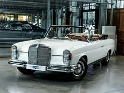 Weiß Gebraucht 1963 Mercedes 220 Cabrio | 94.890 €