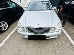 Silber Gebraucht 2004 Mercedes E270 Limousine | 4.000 € (Fairer Preis)