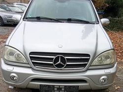 Silber Gebraucht 2004 Mercedes ML400 SUV | 2.300 € (Superpreis)