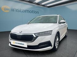 Weiß Gebraucht 2022 Skoda Octavia Kombi | 21.349 € (Guter Preis)