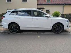 Weiß Gebraucht 2022 MG MG5 EV Comfort Kombi | 15.990 € (Superpreis)