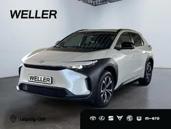Weiss Gebraucht 2023 Toyota bZ4X Basis SUV | 29.990 € (Guter Preis)