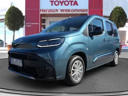 Libeccio blue metallic Gebraucht 2024 Toyota Proace Verso Basis Kombi | 36.950 € (Teuer)