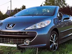 Grau Gebraucht 2007 Peugeot 207 CC Platinum Cabrio | 5.460 € (Teuer)