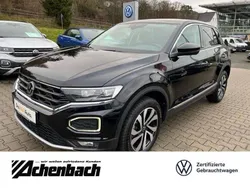 Deep black perleffekt Gebraucht 2021 VW T-Roc Active SUV | 25.990 € (Fairer Preis)