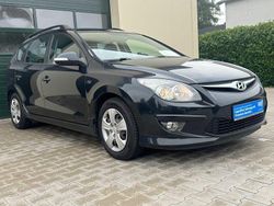 Schwarz Gebraucht 2011 Hyundai i30 Edition Kombi | 3.290 € (Etwas zu teuer)