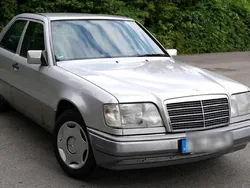 Silber Gebraucht 1994 Mercedes E280 Limousine | 6.400 €