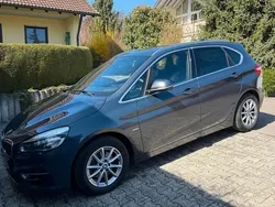 Grau Gebraucht 2016 BMW 218 Active Tourer Luxury Line Van / Kleinbus | 11.500 € (Fairer Preis)