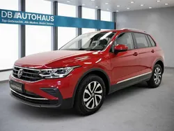 Rot Gebraucht 2023 VW Tiguan Active SUV | 32.410 € (Fairer Preis)