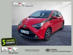 Vulcanorot Gebraucht 2022 Toyota Aygo X-play Kleinwagen | 9.290 € (Superpreis)