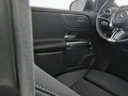 Mercedes GLB180