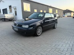 Blau Gebraucht 2002 VW Golf Cabriolet Classicline Cabrio | 2.900 € (Fairer Preis)