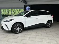Weiß Gebraucht 2023 MG MG4 EV Luxury Kleinwagen | 41.990 €