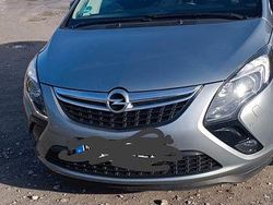 Grau Gebraucht 2014 Opel Zafira Tourer Style Van / Kleinbus | 3.900 € (Guter Preis)