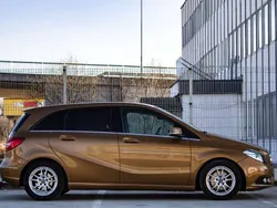 Braun Gebraucht 2013 Mercedes B180 Van / Kleinbus | 9.330 € (Teuer)